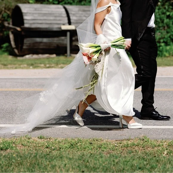 Badgley Mischka Eliana Pointed Platform Heels - Picture 5 of 11